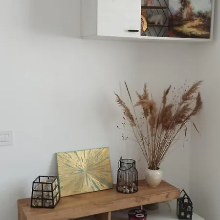 Mony-building Stefan, Mamaia Nord Apartment *